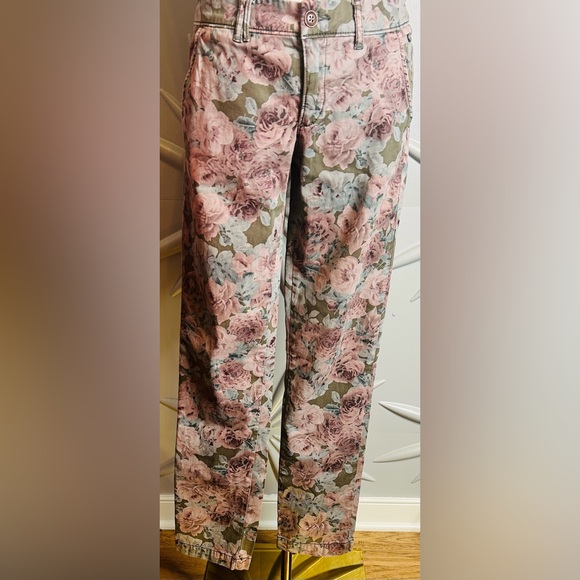 EUC Pilcro SZ 27 olive green/lilac floral skinny 5-pocket jeans, waist 31”-33” - Picture 2 of 8